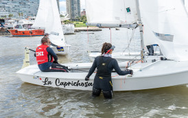 yacht club uruguayo salon